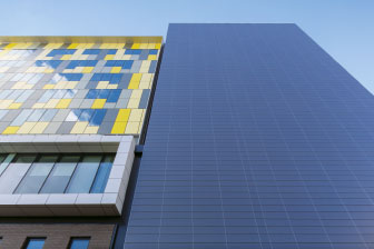 Adventist Hotel in Sydney mit großformatigen Fassadenplatten