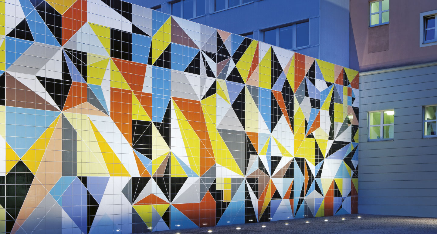 Kunstwand aus KeraJoin Fassadenplatten