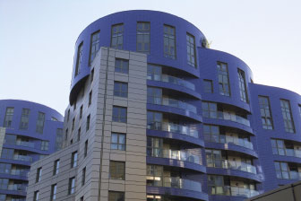Individuelle Farben und Formen mit keramischen Fassadensystemen - Queensland Road, London